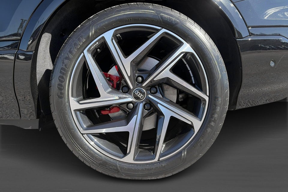 Audi Q6 e-tron S-line plus quattro 5d