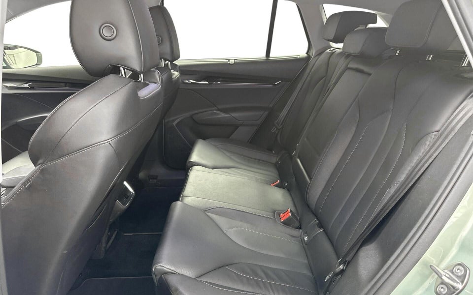 Skoda Enyaq 80x iV Suite 5d