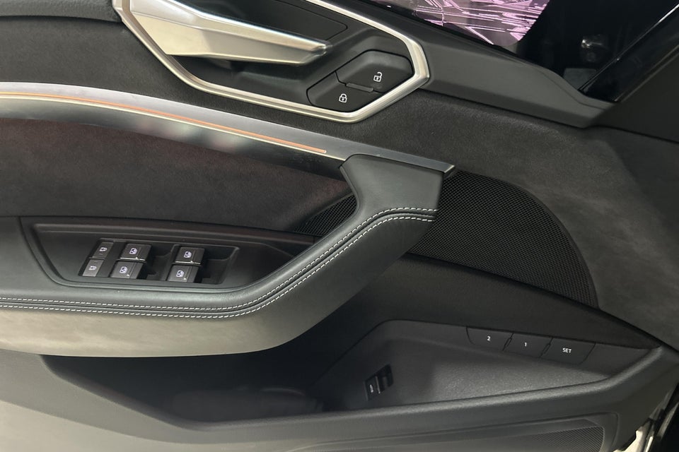 Audi Q8 e-tron 55 S-line quattro 5d