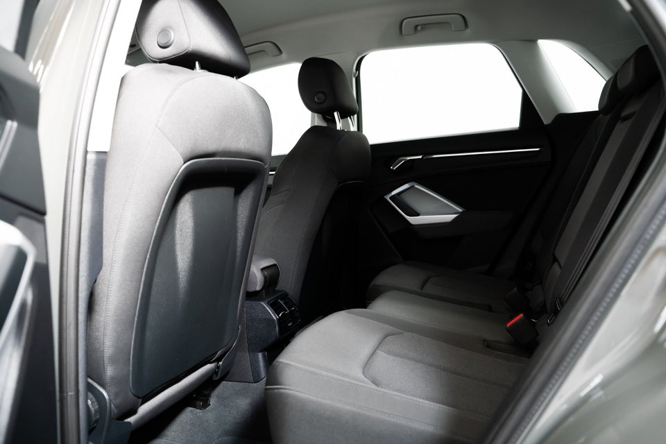 Audi Q3 45 TFSi e Attitude plus S-tr. 5d