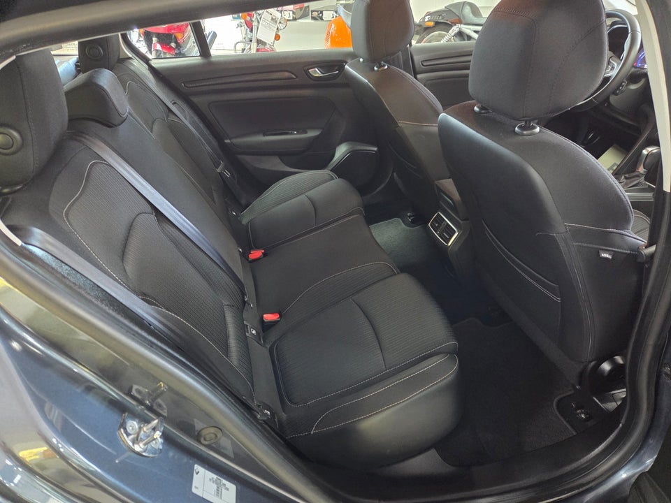 Renault Megane IV 1,3 TCe 140 Zen Sport Tourer EDC 5d
