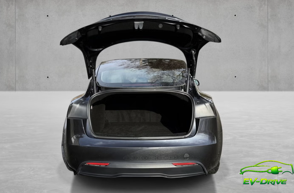 Tesla Model 3 RWD 4d