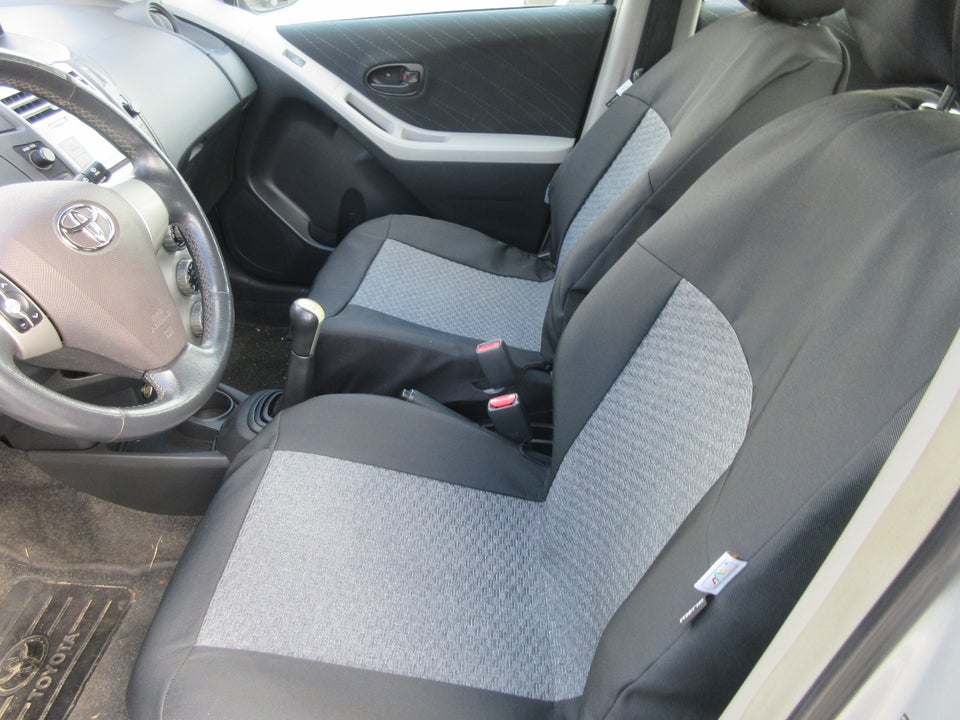 Toyota Yaris 1,3 Sol 5d