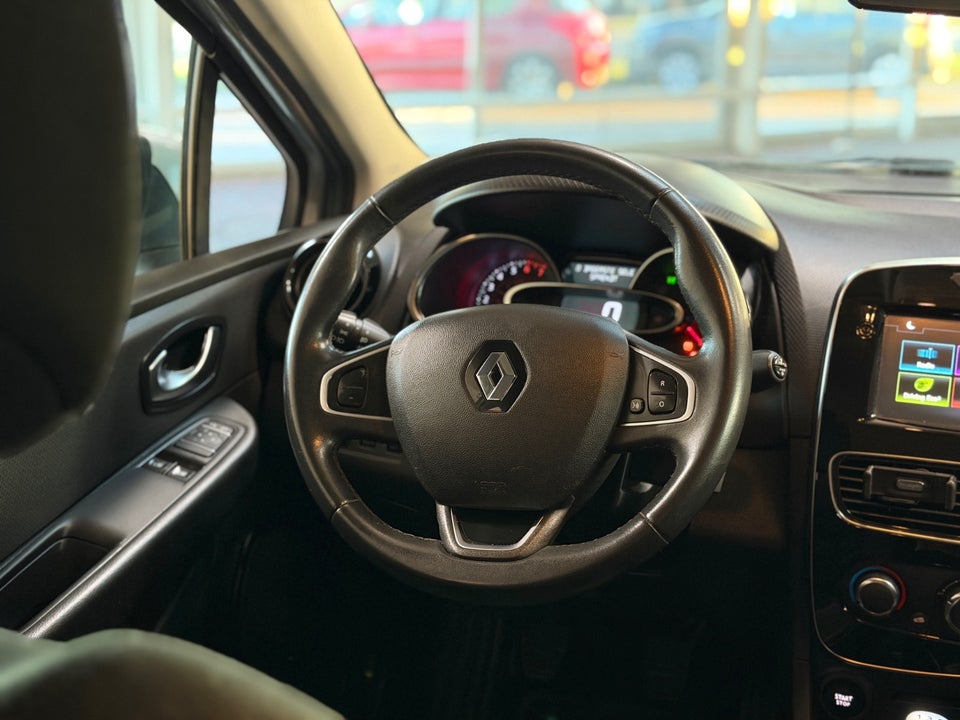 Renault Clio IV 0,9 TCe 90 Expression Sport Tourer 5d