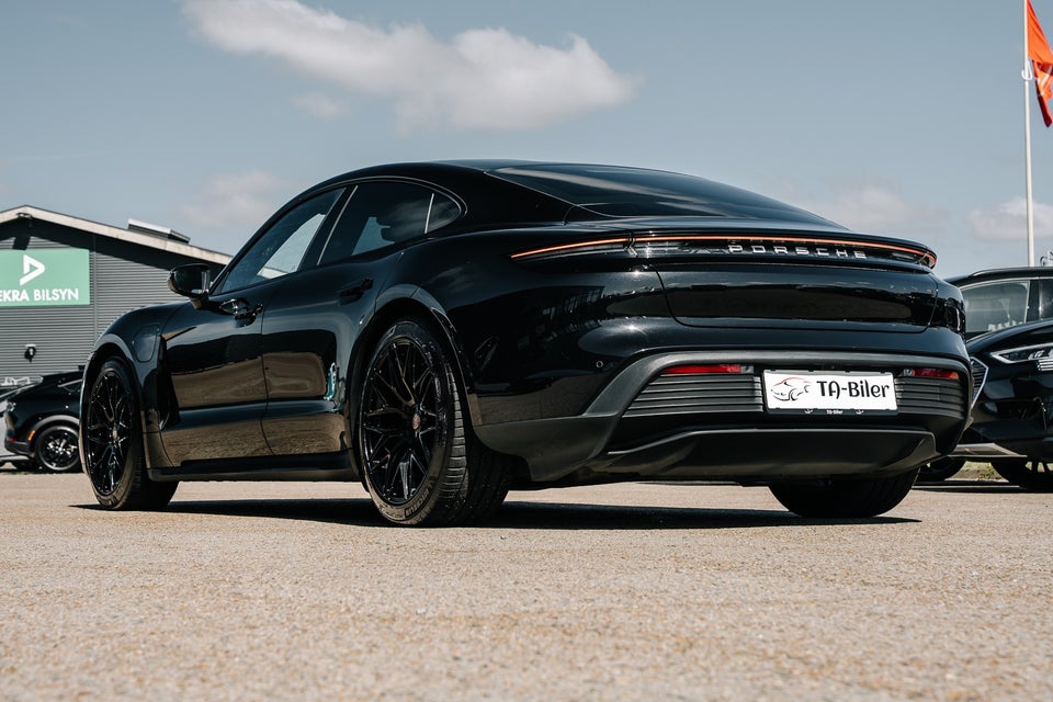 Porsche Taycan 4d