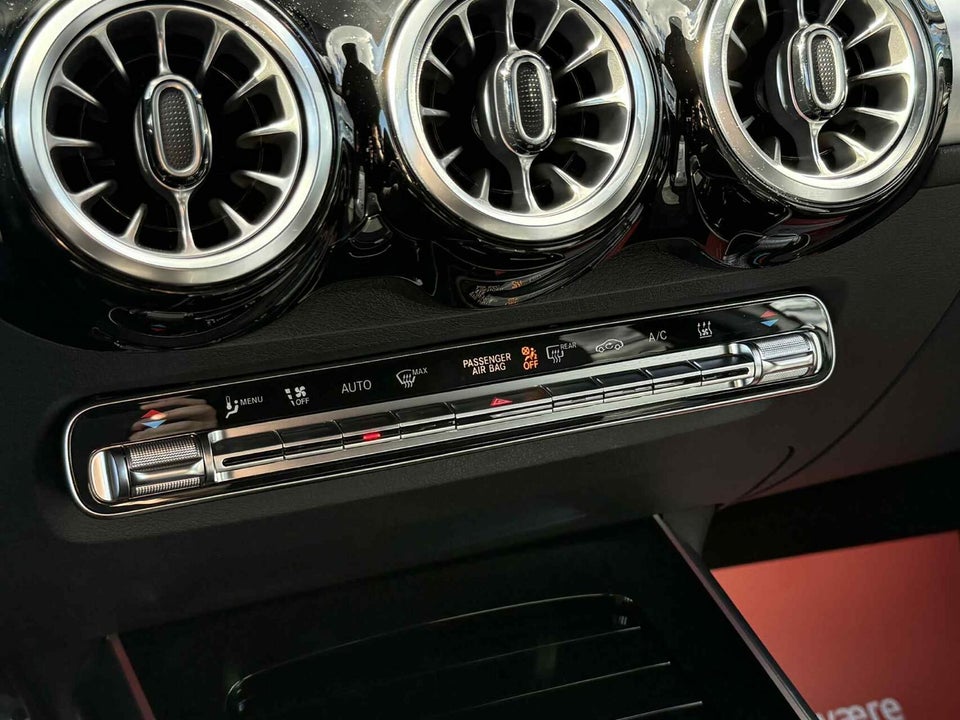 Mercedes EQB300 AMG Line 4Matic 5d