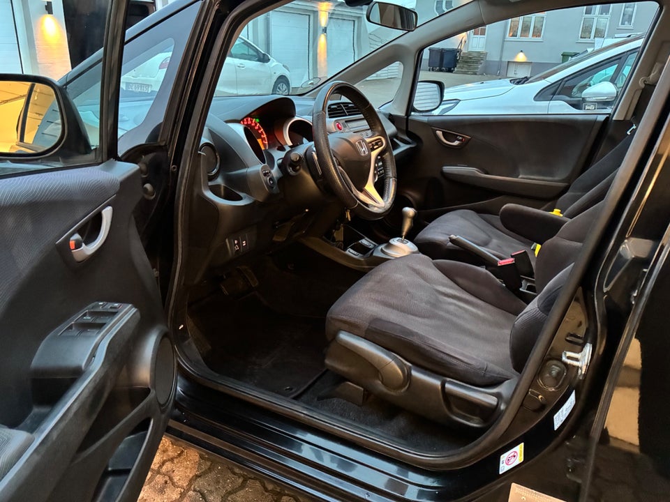 Honda Jazz 1,4 Exclusive i-Shift 5d