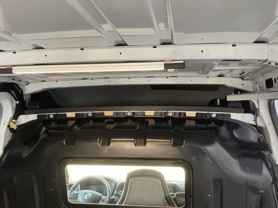 Nissan Interstar 2,0 dCi 150 L2H2 N-Connecta Van