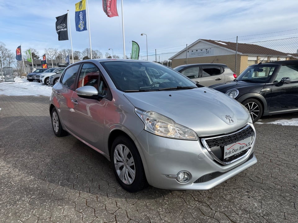 Peugeot 208 1,2 VTi Active 5d