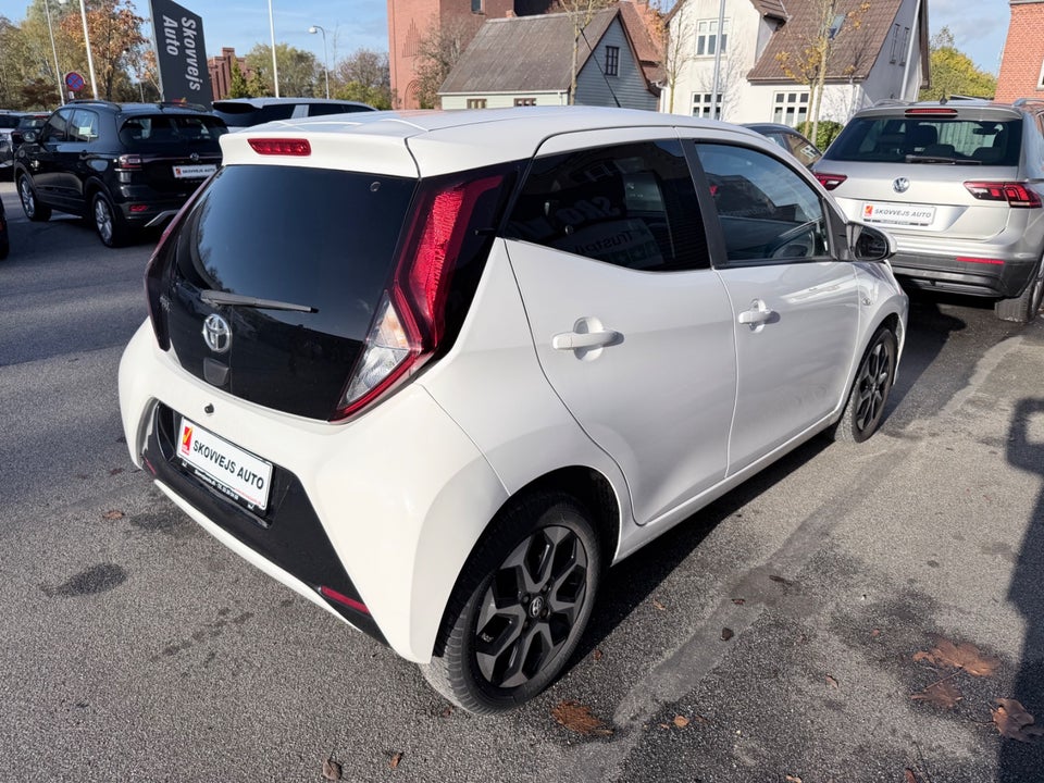 Toyota Aygo 1,0 VVT-i x-press 5d