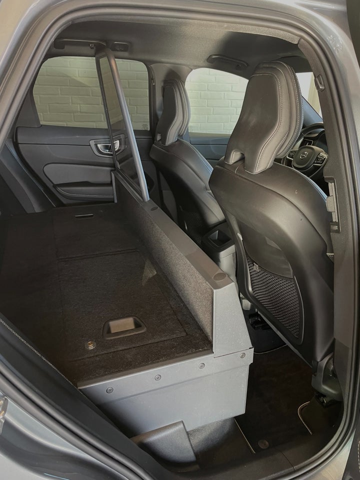 Volvo XC60 2,0 B4 197 R-Design aut. Van 5d