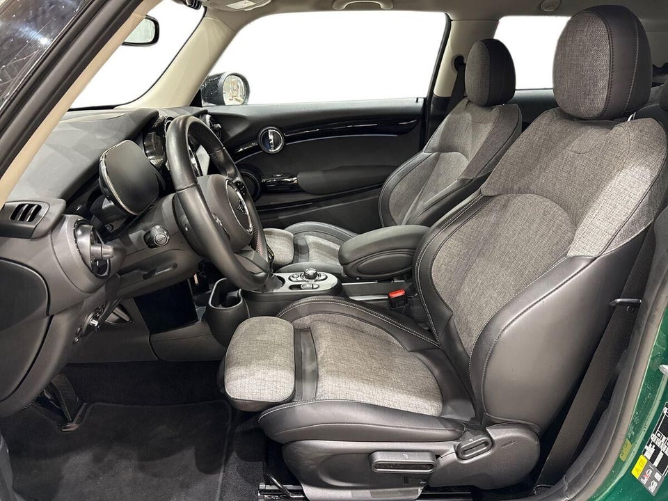 MINI Cooper SE Classic Trim 3d