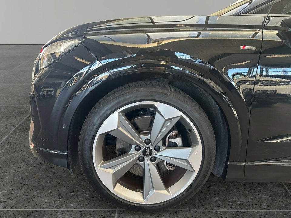 Audi Q4 e-tron 40 S-line 5d