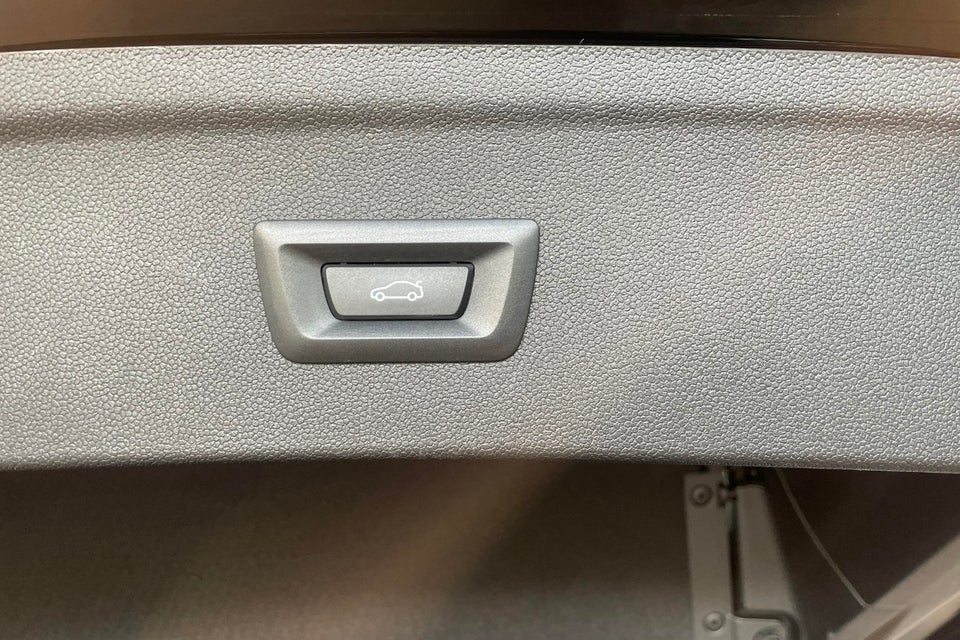 BMW iX xDrive40 Fully Charged 5d