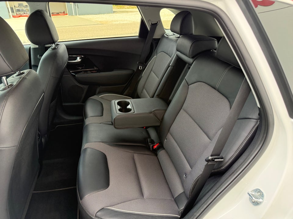 Kia e-Niro 64 Advance 5d