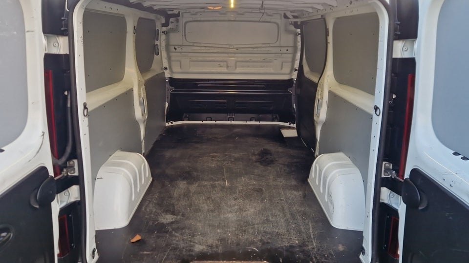 Renault Trafic T29 2,0 dCi 120 L2H1