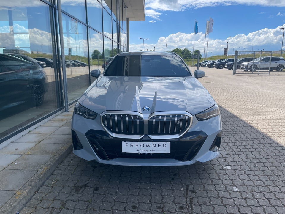 BMW i5 eDrive40 M-Sport 4d