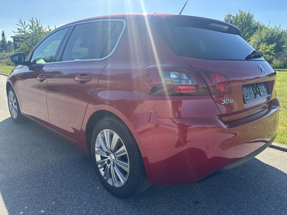 Peugeot 308 1,2 e-THP 130 Allure Sky 5d