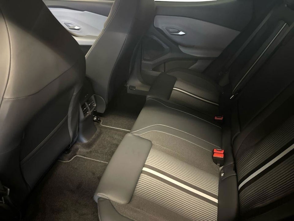 Ford Capri 82 Select Extended Range 5d