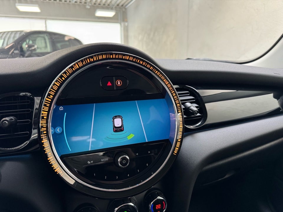MINI Cooper SE Essential 3d