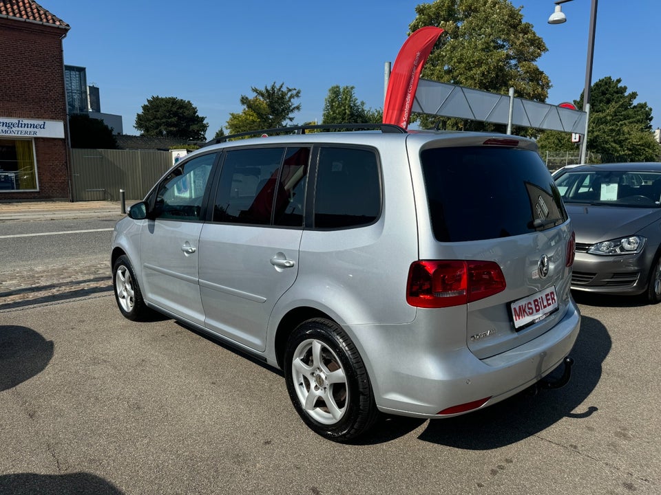 VW Touran 1,6 TDi 105 Comfortline BMT 7prs 5d