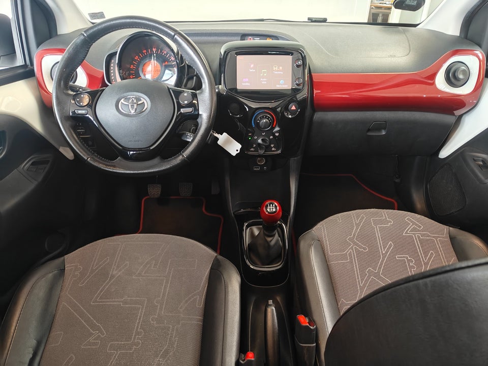 Toyota Aygo 1,0 VVT-i x-sky 5d