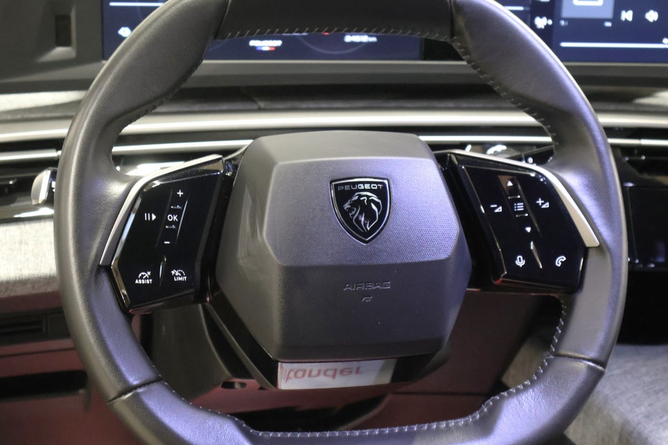 Peugeot e-5008 101 Allure Pack 7prs 5d