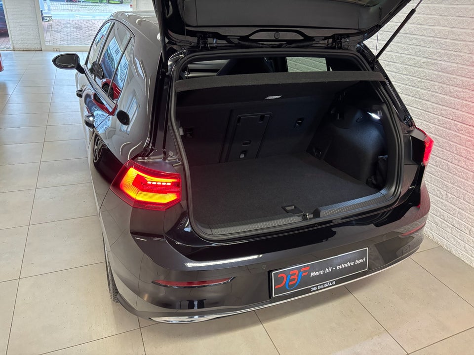 VW Golf VIII 1,4 GTE DSG 5d