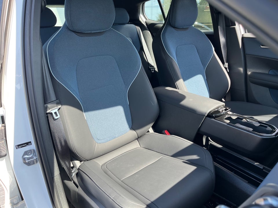 Volvo EX30 Extended Range Plus 5d