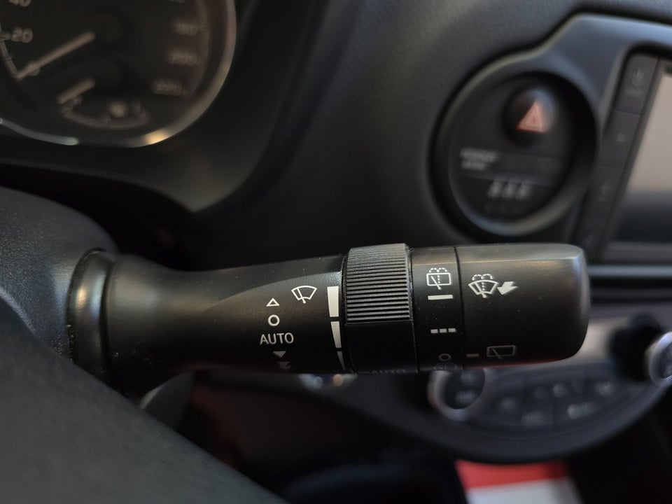 Toyota Yaris 1,5 Hybrid H3 Limited e-CVT 5d