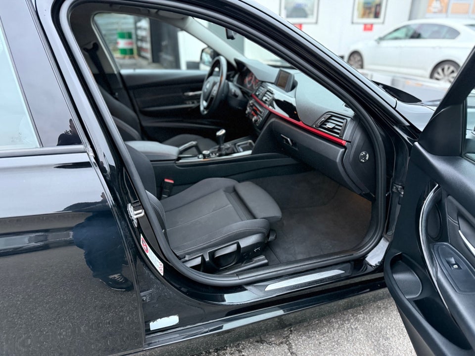 BMW 316i 1,6 Touring Sport Line 5d