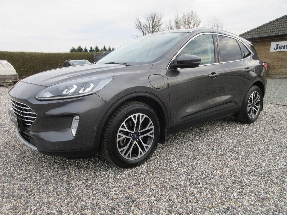 Ford Kuga 2,5 PHEV Titanium CVT 5d