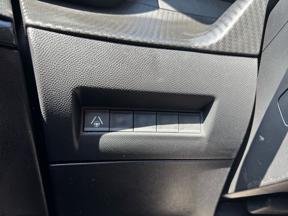 Peugeot e-208 54 GT 5d