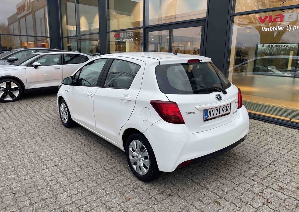 Toyota Yaris 1,5 Hybrid H1 e-CVT 5d