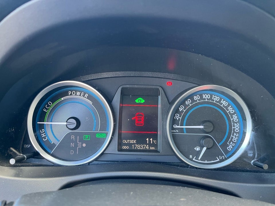 Toyota Auris 1,8 Hybrid H2+ CVT 5d