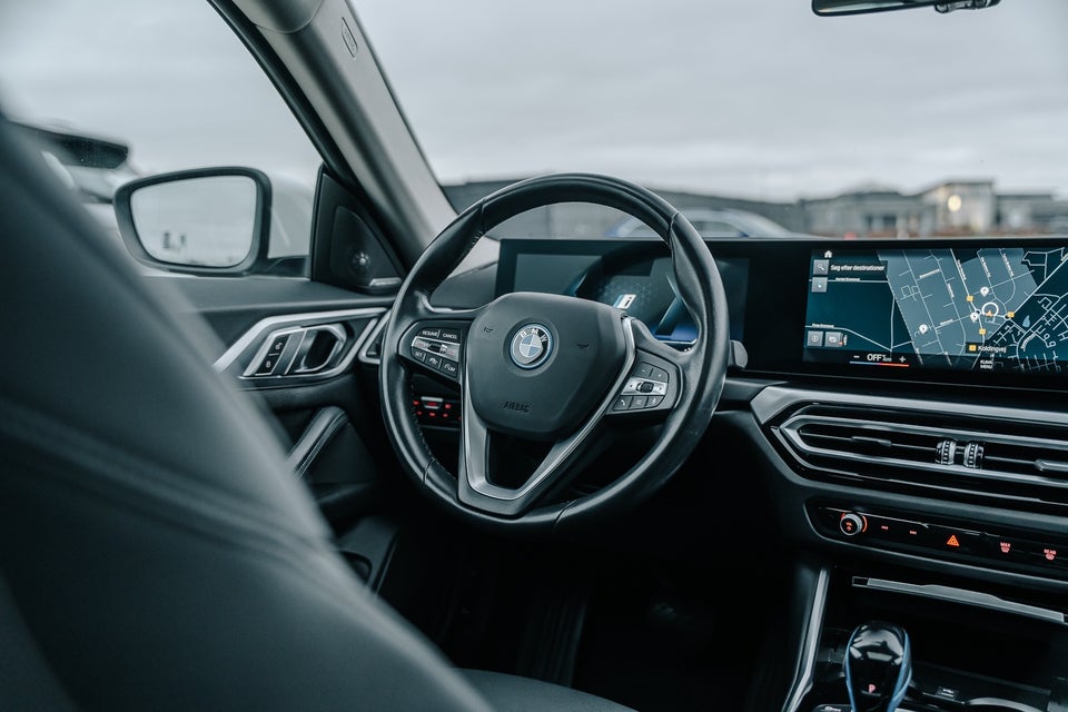 BMW i4 eDrive40 Charged 5d