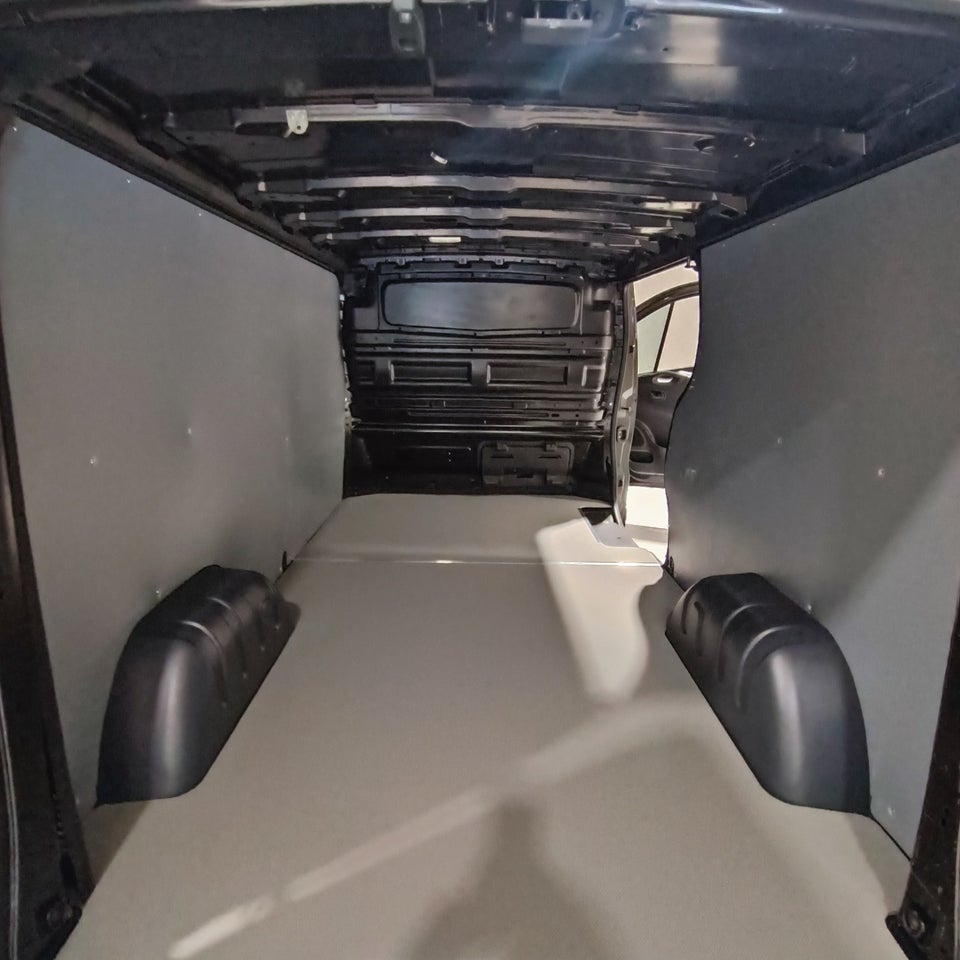 Renault Trafic T29 2,0 dCi 120 L2H1