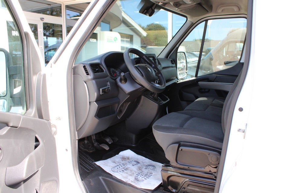 Renault Master IV T35 2,3 dCi 150 L2H2 Kassevogn