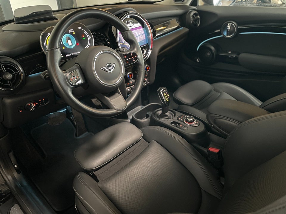 MINI Cooper SE Classic Trim 3d