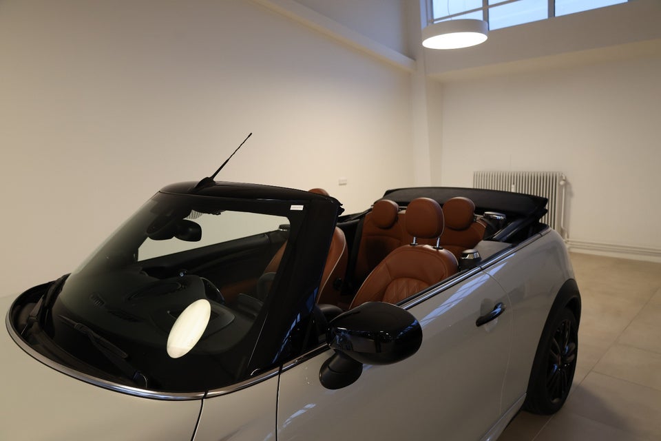 MINI Cooper S 2,0 JC Works Cabriolet aut. 2d