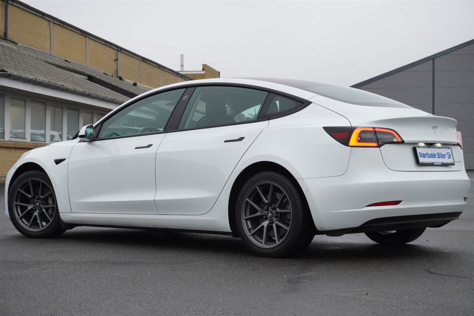 Tesla Model 3 Long Range AWD 4d