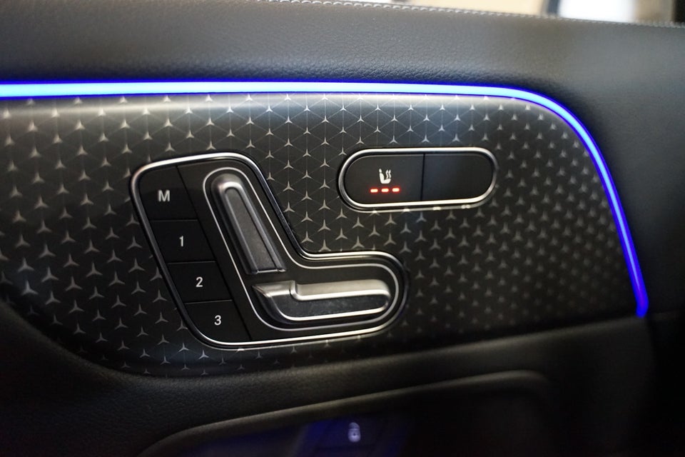 Mercedes EQA300 Progressive 4Matic 5d