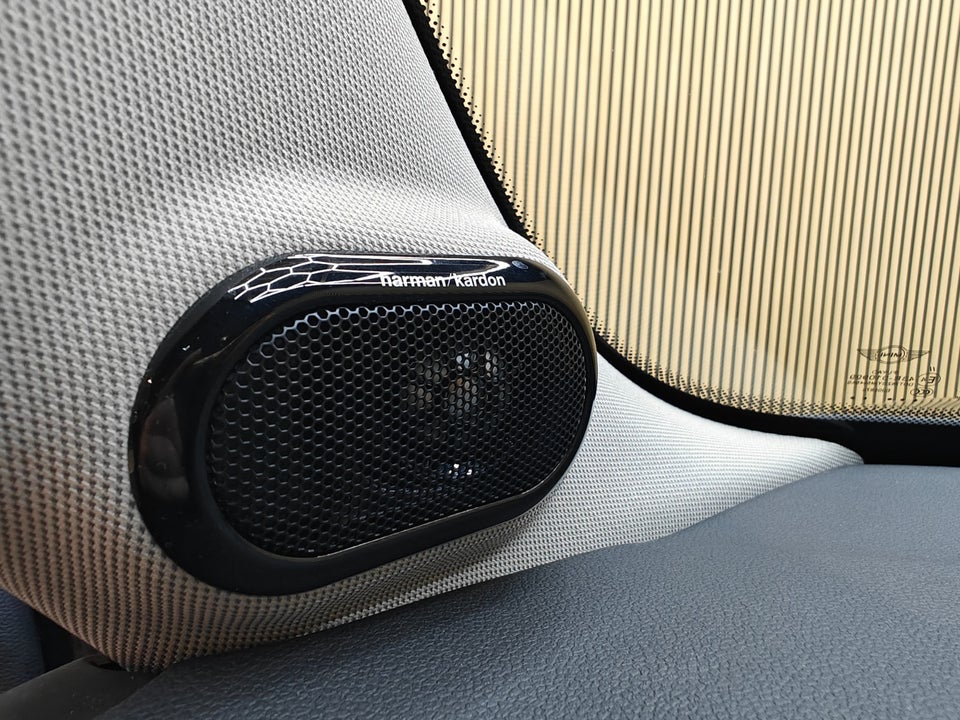 MINI Cooper SE Essential 3d