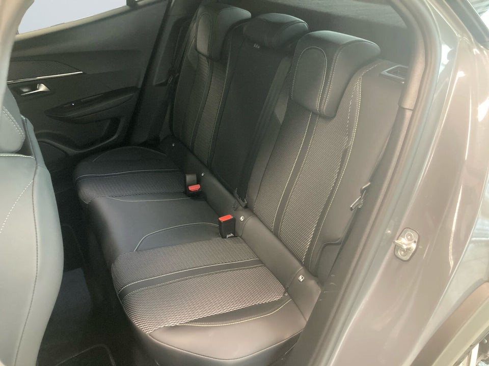 Peugeot e-2008 54 GT 5d