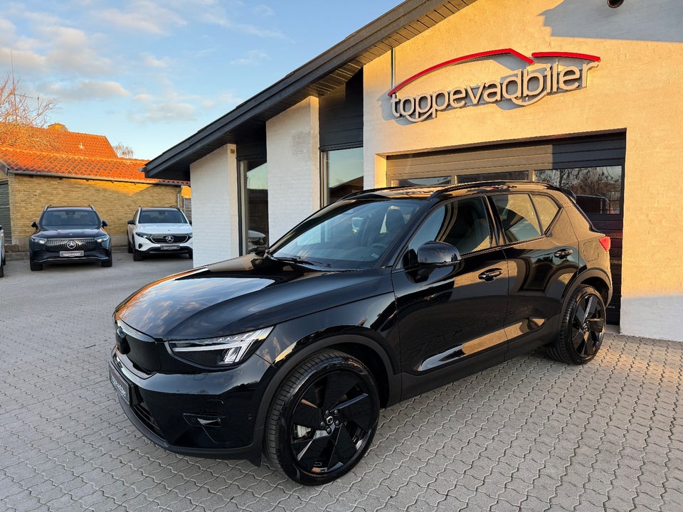 Volvo EX40 Extended Range Black Edition 5d