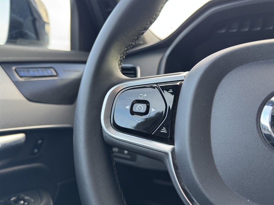 Volvo XC90 2,0 T8 ReCharge Ultimate Dark aut. AWD 7prs 5d