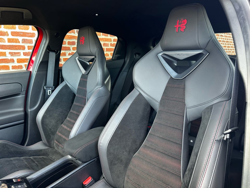 Alfa Romeo Junior Elettrica Speciale 5d