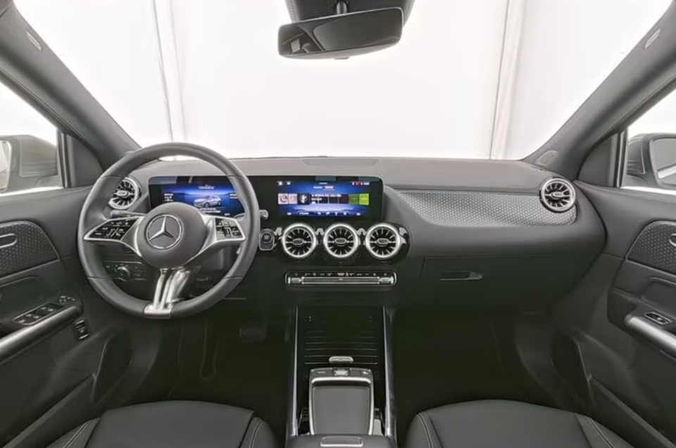 Mercedes EQA350 4Matic 5d