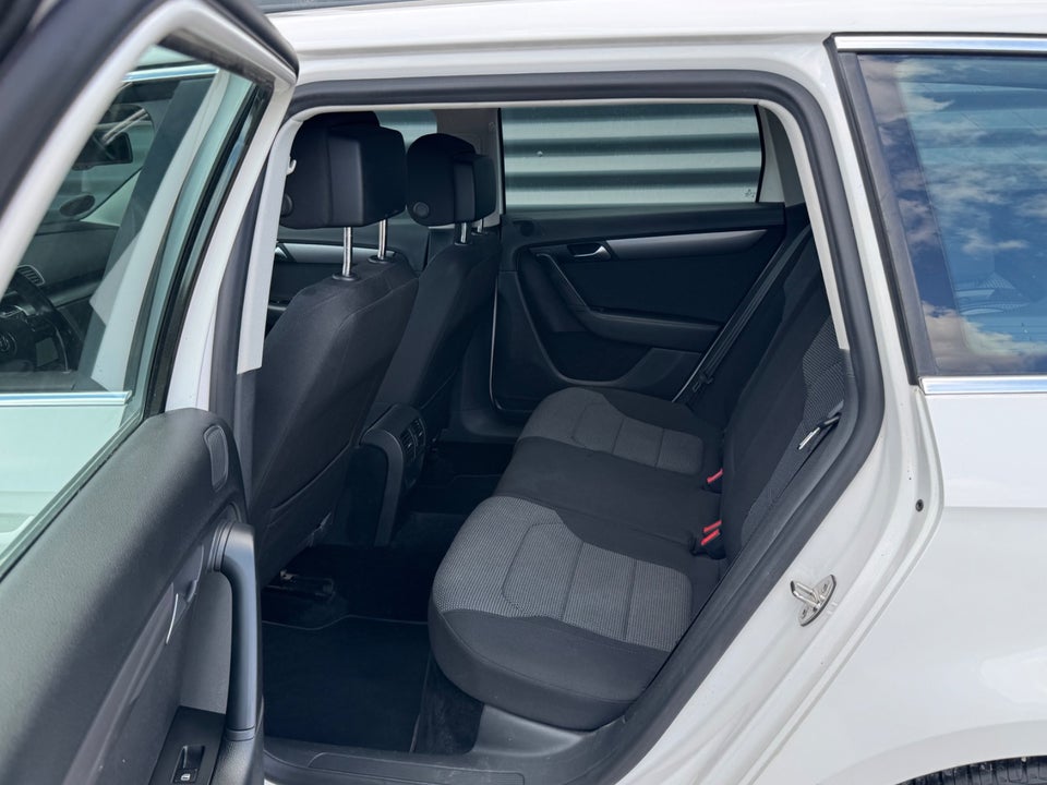 VW Passat 2,0 TDi 140 Comfortline Variant BMT 5d