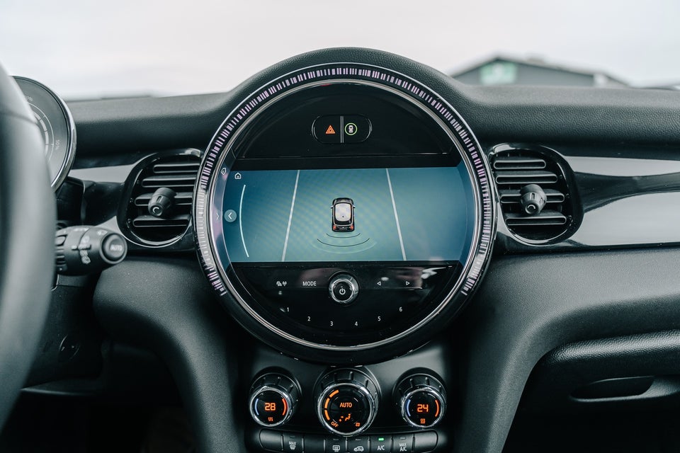 MINI Cooper SE Essential 3d